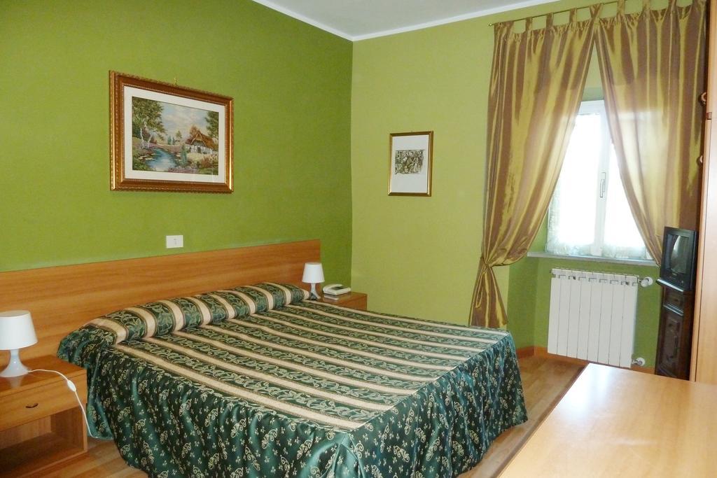 Hotel Sutrium Chambre photo