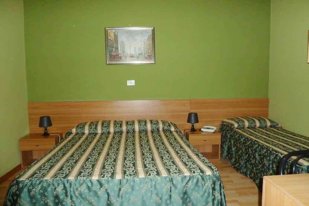 Hotel Sutrium Chambre photo